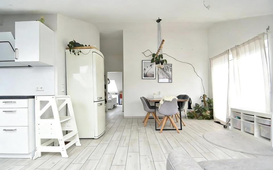 Moderne und helle 3,5-Zimmer-Wohnung | Balkon & Garage | EBK | 3 Min U-Bahn | Nähe Uni Hohenheim