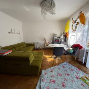 Großzügige 3 Zimmer Wohnung mit Terrasse in ruhiger Lage!