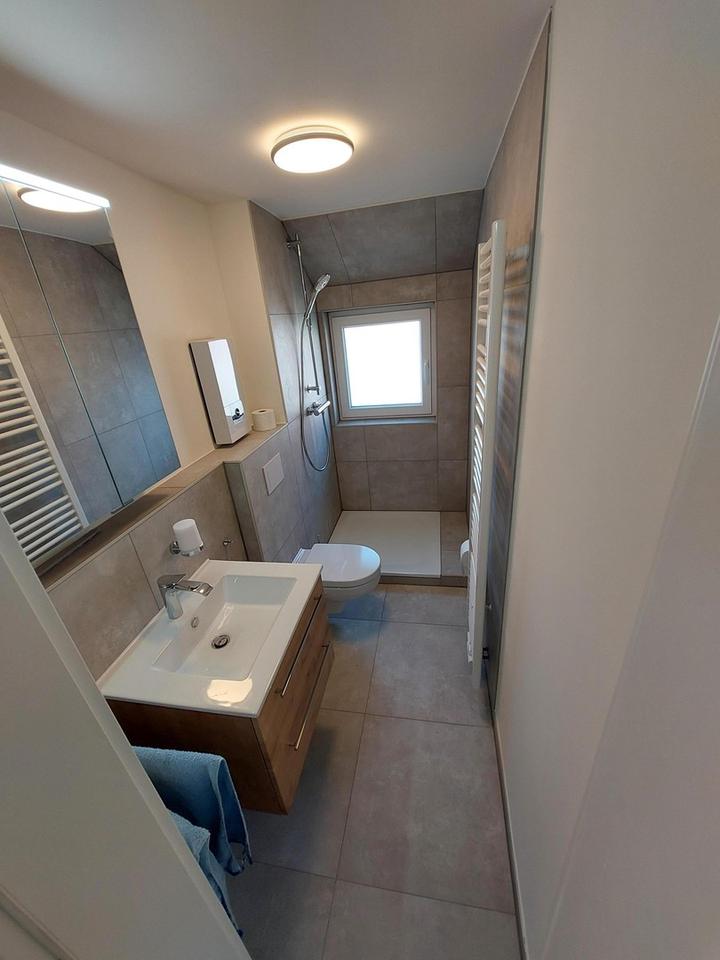 Helle kompl. renovierte 3-Zi.Wohnung mit neuer Einbauküche – Bild 4