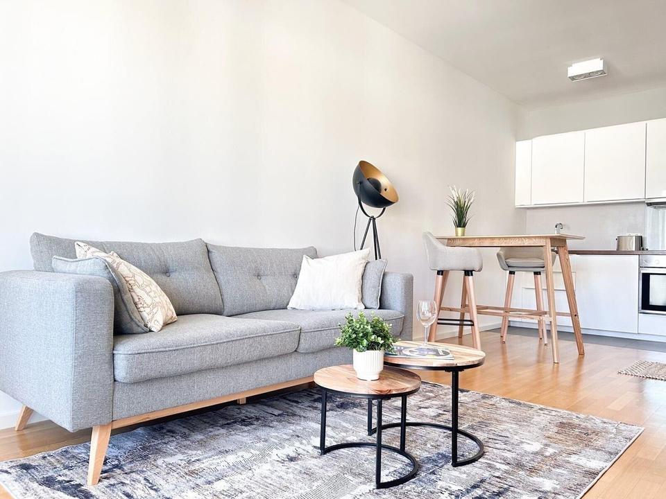 Top-floor 2-Zimmer Wohnung im 5. OG mit West-Balkon - provisionsfrei und unvermietet – Bild 2