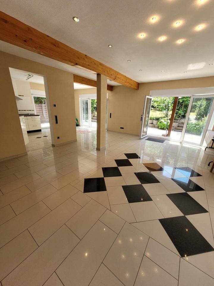 Großzügiges Energiesparsames Zweifamilienhaus – Bild 8