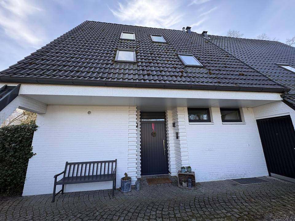 Großzügige Doppelhaushälfte in bester und sehr ruhiger Lage von Hamburg-Volksdorf – Bild 4