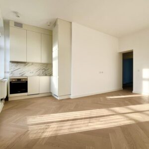 3-Zimmer-Altbau mit Weitblick | 2 Balkone | EBK | Aufzug | top Anbindung
