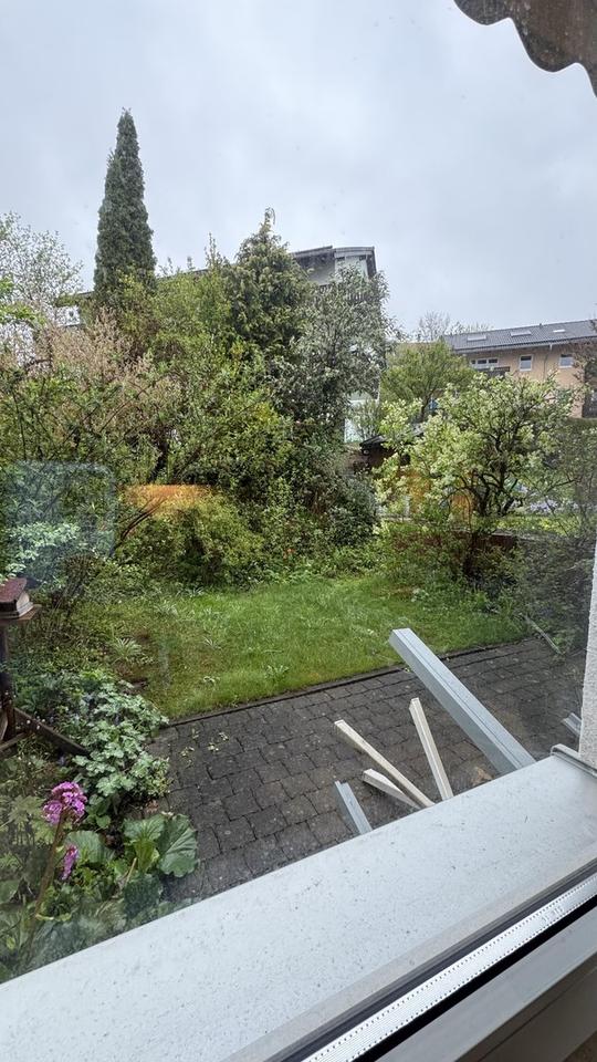 Charmantes Reihenhaus mit Garten in 08280 Aue + Garagen – Bild 11