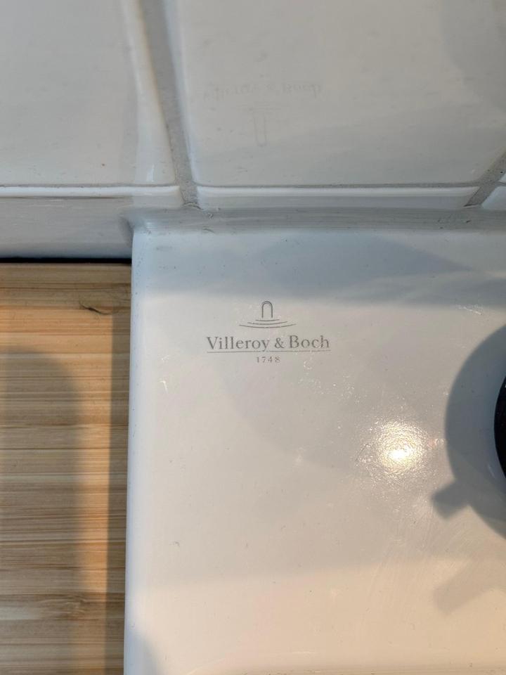 kernsanierte Dachgeschosswohnung in Duisburg-Ruhrort – Bild 25