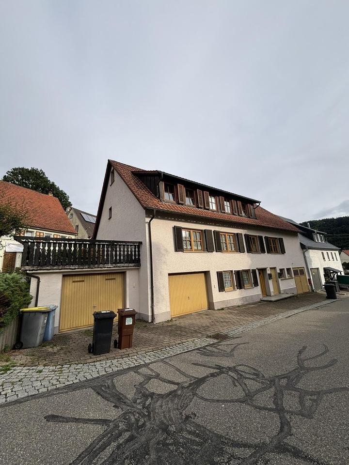 Zweifamilienhaus mit Scheune und Ausbaupotential in Reichenbach a. H. - saniert, gepflegt, vermietet