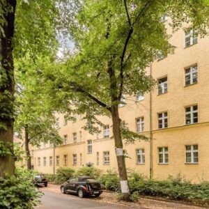 Altbauwohnung mit Balkon und Grünblick in Schmargendorf am Rüdesheimer Platz (vermietet)