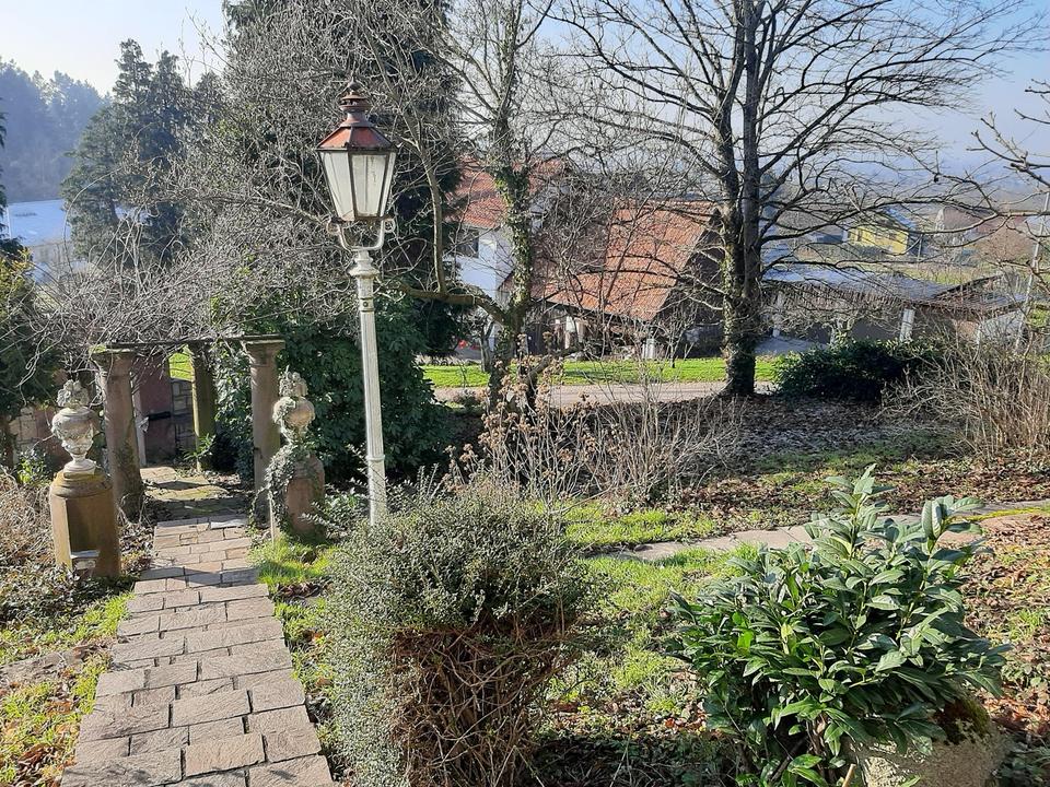 Traumaussicht in die Rheinebene - Einfamilienhaus mit Einliegerwohnung und Ausbaupotenzial – Bild 16