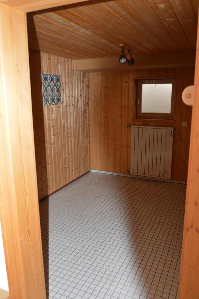 Solides Einfamilienhaus mit großem Grundstück für Gestalter und Familien – Bild 34