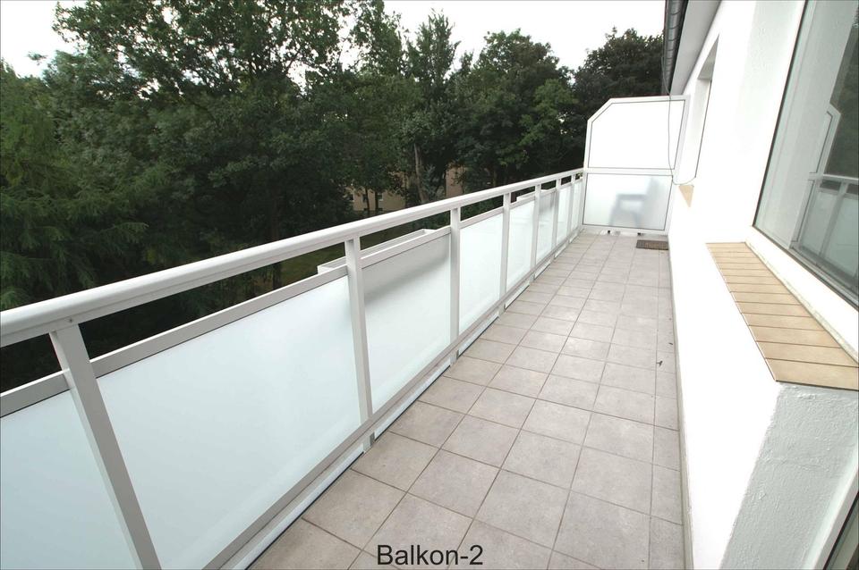 Verkehrgünstige Lage mit Blick ins Grüne – Bild 8