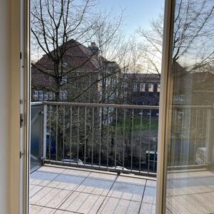 Lichtdurchflutete Wohnung, renoviert, Südbalkon, zentral