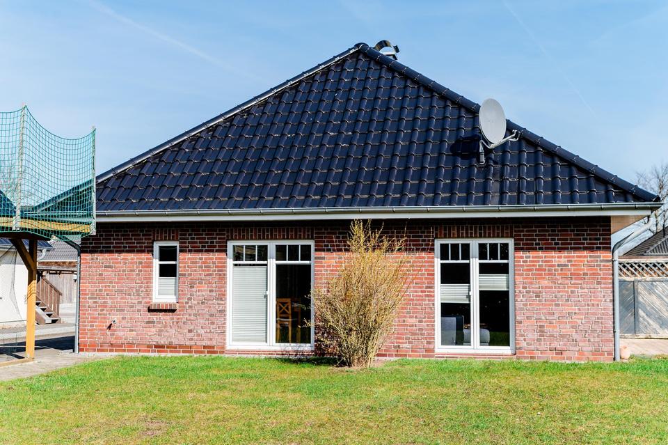 Gepflegtes Einfamilienhaus (Walmdachbungalow) ohne Makler – Bild 3