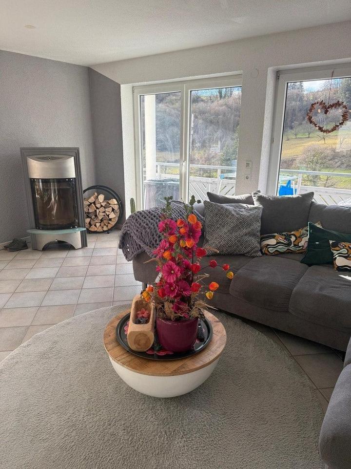 Großzügige 4-Zimmer-Wohnung mit Südterrasse & Kamin – ruhige Lage nahe Basel – Bild 2