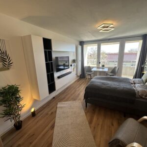 All incl.: möblierte Wohnung mit Balkon und direkter ÖPNV-Anbindung