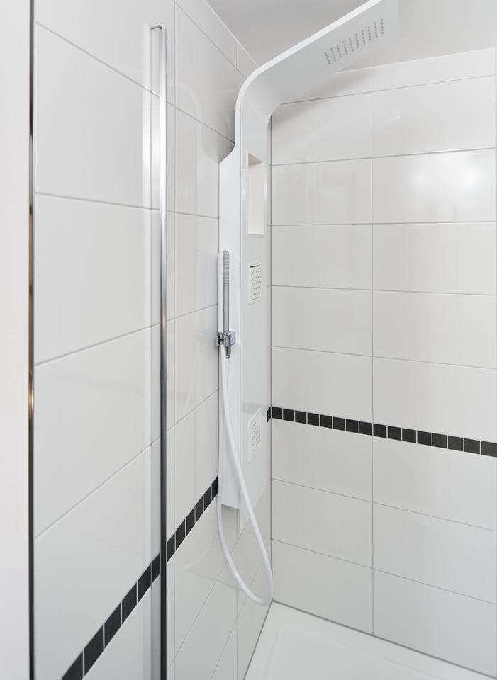 Kernsaniertes Dreifamilienhaus mit Einliegerwohnung in Stuttgart – Bild 9