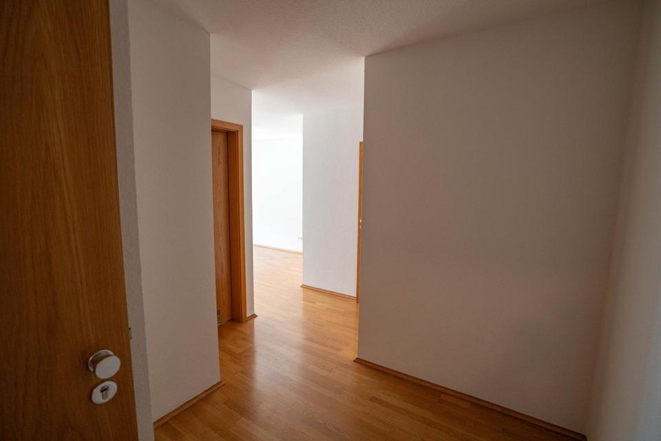 bezugsfreie 3-Zimmer-Wohnung & TG-Stellplatz – Bild 7