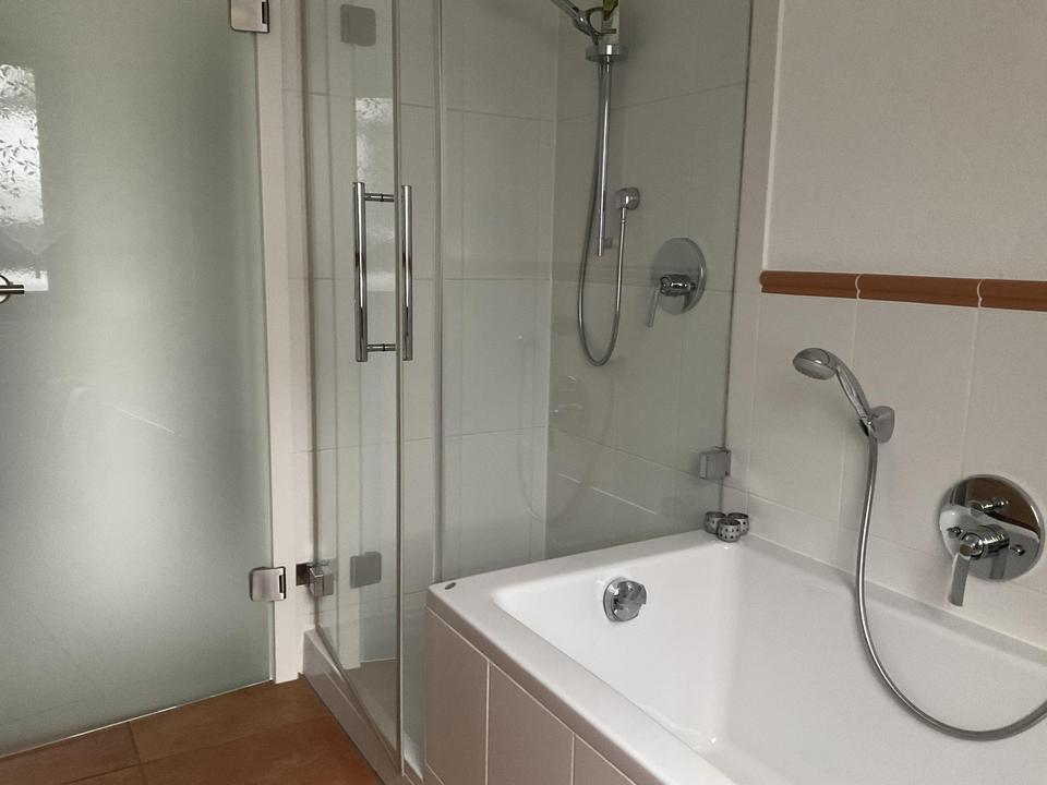 Top gepflegtes, freistehendes Ein- bis Zweifamilienhaus – Bild 16