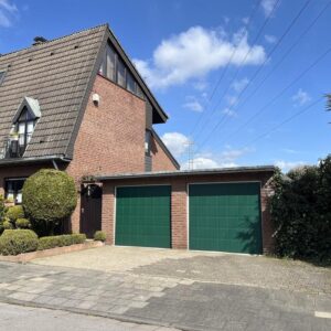 Reiheneckhaus mit Doppelgarage und Garten in Duisburg Rumeln