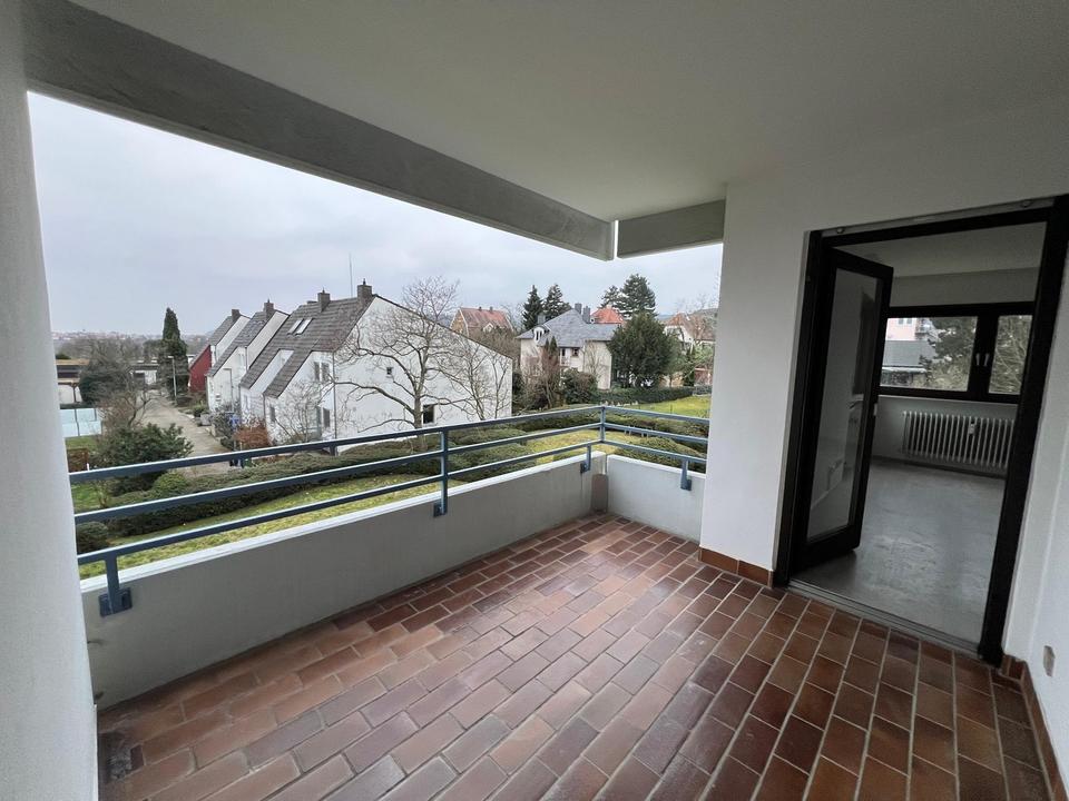 Blick & Lage!! helle - unvermietete 3,5 Zimmerwohnung ca. 88 qm mit Südbalkon – Bild 3