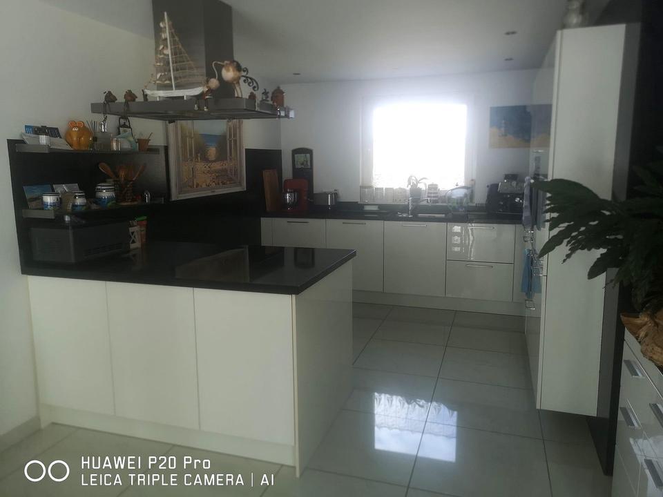 Stilvolles Einfamilienhaus nahe am Wasser und Wald – Bild 9