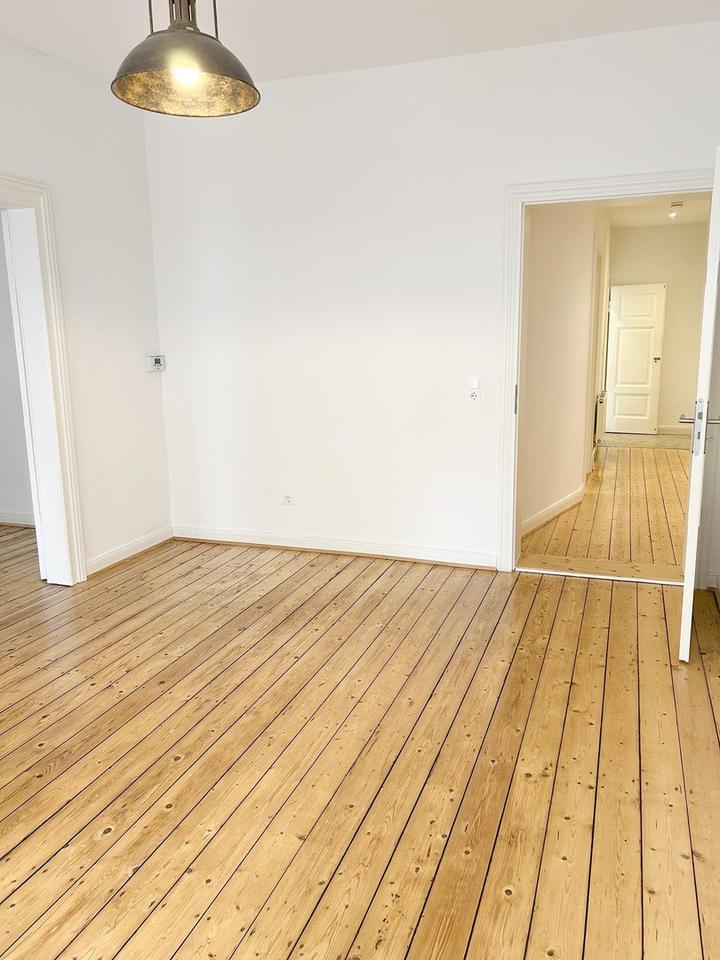 Liebevoll gepflegtes Gründerzeithaus mit 12-Parteien – 720 m² – Bild 6