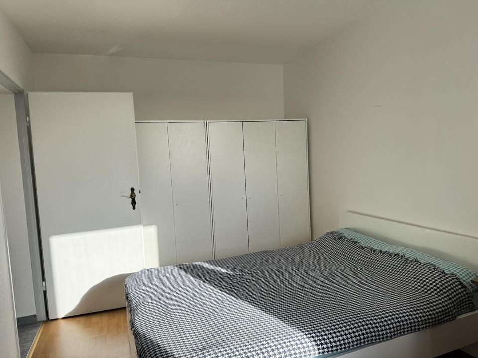 Helle, modern möblierte 2 Zimmer Wohnung / fully equiped 2 room apartment – Bild 8