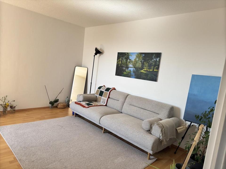 Helle, modern möblierte 2 Zimmer Wohnung / fully equiped 2 room apartment – Bild 9