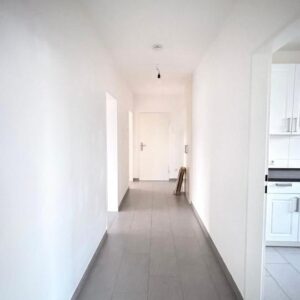 Helle 3-Zimmer-Wohnung mit Traum-Blick, Süd-Ost-Balkon & EBK