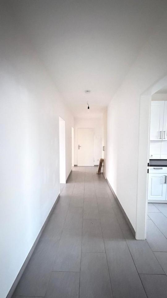 Helle 3-Zimmer-Wohnung mit Traum-Blick, Süd-Ost-Balkon & EBK