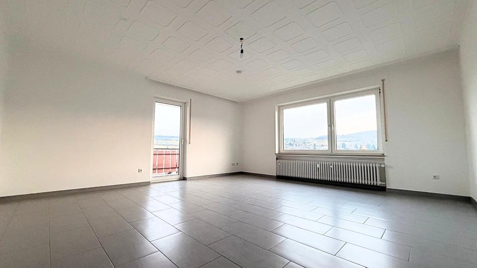 Helle 3-Zimmer-Wohnung mit Traum-Blick, Süd-Ost-Balkon & EBK – Bild 2