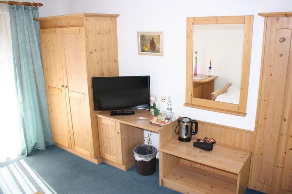 Pension 19 Zimmer, Gasthaus, Biergarten & Betreiberwohnung, Umwandlung "Gewerbe für Wohnen" – Bild 13