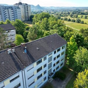 Schöne  helle 4 Zimmerwohnung mit 100 qm in toller Lage.