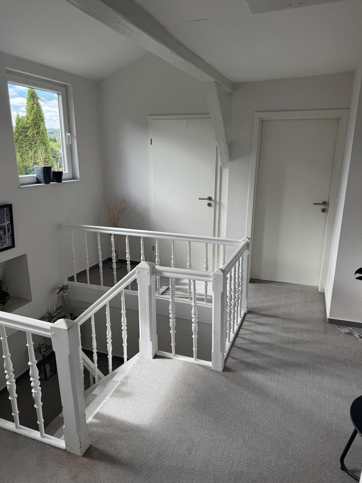 Charmantes Einfamilienhaus geh. Ausstattung mit Bachlauf – Bild 14