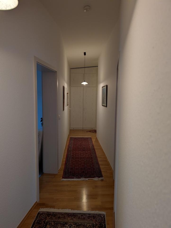 Lichtdurchflutete Wohnung mit großer Dachterrasse in zentrumsnaher Lage von Privat – Bild 19