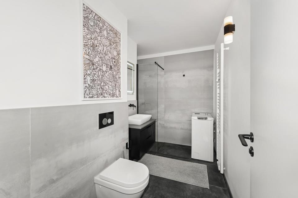 Skyline-Feeling in Nürnberg – Exklusive Traumwohnung mit Swimmingpool und Sauna – Bild 15