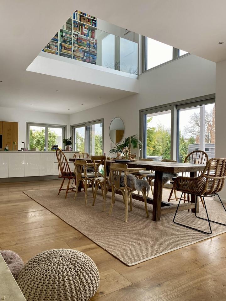 Moderne Stadtvilla mit Pool in Waldrandlage – Bild 16