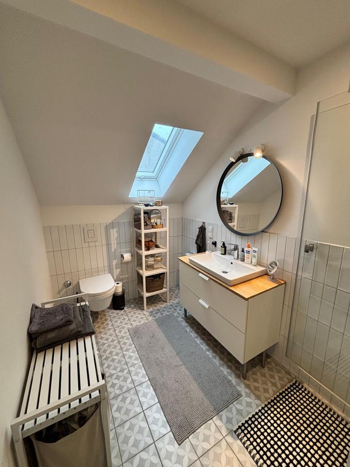 kernsanierte Dachgeschosswohnung in Duisburg-Ruhrort – Bild 19