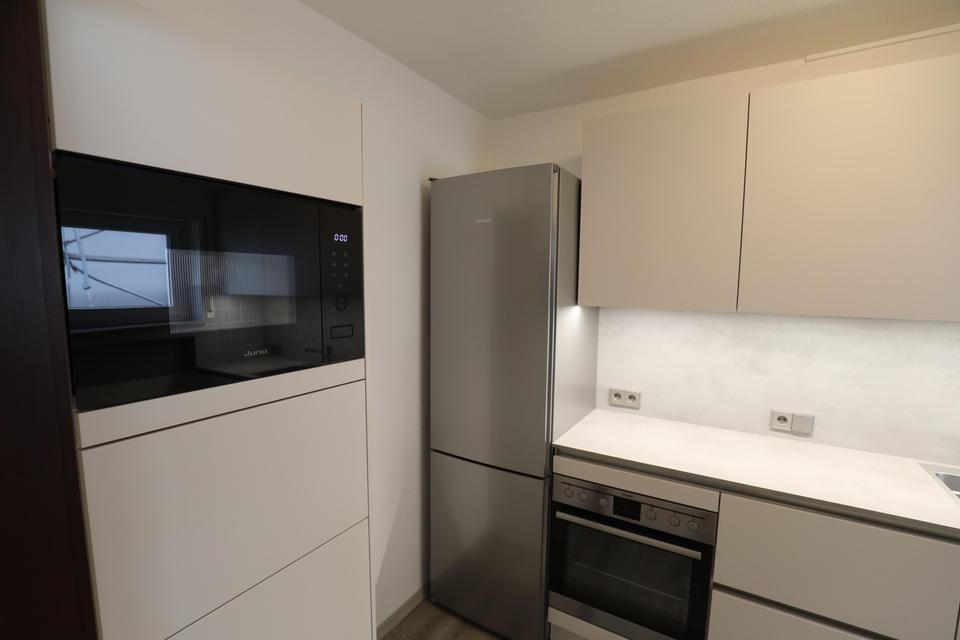 3 Zimmer Wohnung am Waldrand Balkon Stellplatz Einbauküche – Bild 6