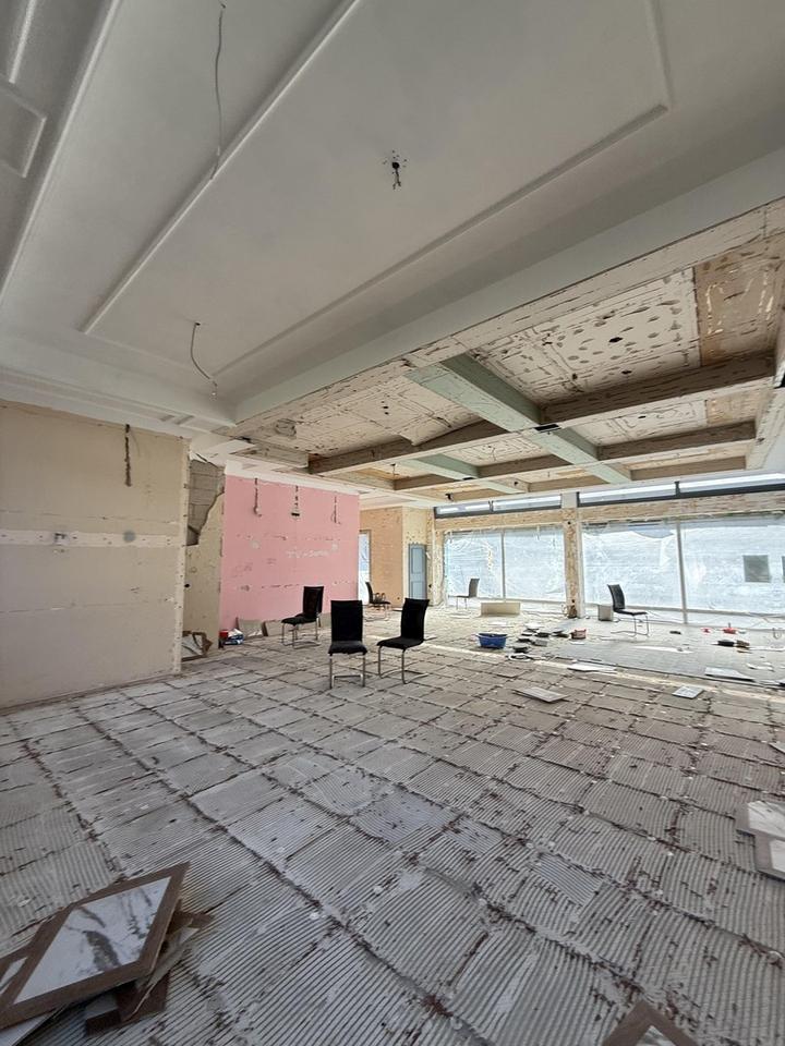 Hochfrequenzlage + Präsenz – Gewerbefläche mit imposanter Schaufensterfront am Mögeldorfer Plärrer! – Bild 4