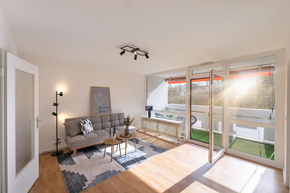 Neu renovierte 2 Zi-Whg m. Balkon voll möbliert mit Schwimmbad