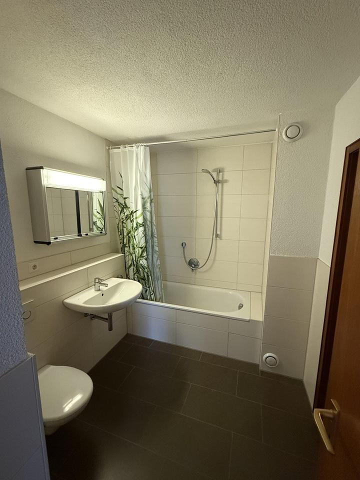 Gepflegtes Dreifamilienhaus mit Weitblick und attraktiven Extras – Bild 15