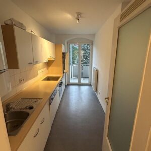 IDEAL GESCHNITTENE 2 ZI. ETW mit Balkon und Einbauküche