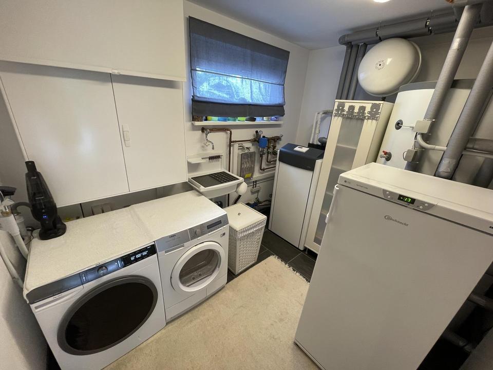 Moderne, neuwertige DHH (Effizienzklasse A) mit Einliegerwohnung - provisionsfrei – Bild 20