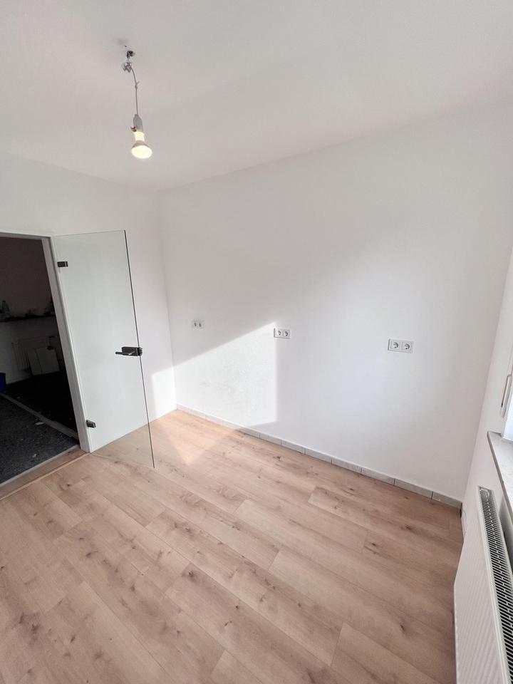 Neu sanierte, charmante 78qm 3 Zimmerwohnung mit Sonnenbalkon – Bild 11