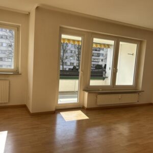 2-Zi.-Wohnung mit Süd-Loggia und großem Wohnzimmer in Hildesheim