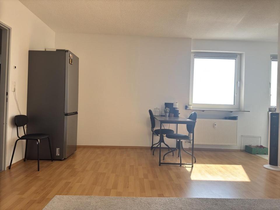 Helle, modern möblierte 2 Zimmer Wohnung / fully equiped 2 room apartment – Bild 13