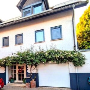 Modernisiertes Familienhaus in Dielheim: 7 Zimmer, PV-Anlage & Einliegerwohnung