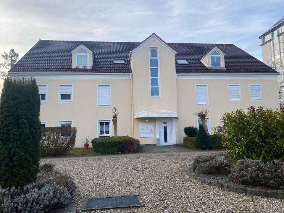 Charmante 1-Zimmer-Dachgeschosswohnung mit Balkon & Tiefgarage – Bild 8