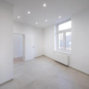 Provisionsfrei: Renoviert & bezugsfrei – 2,5-Zimmer-Wohnung zum Einziehen oder Vermieten!