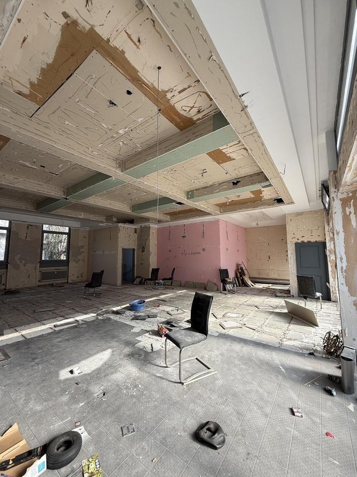 Hochfrequenzlage + Präsenz – Gewerbefläche mit imposanter Schaufensterfront am Mögeldorfer Plärrer! – Bild 6